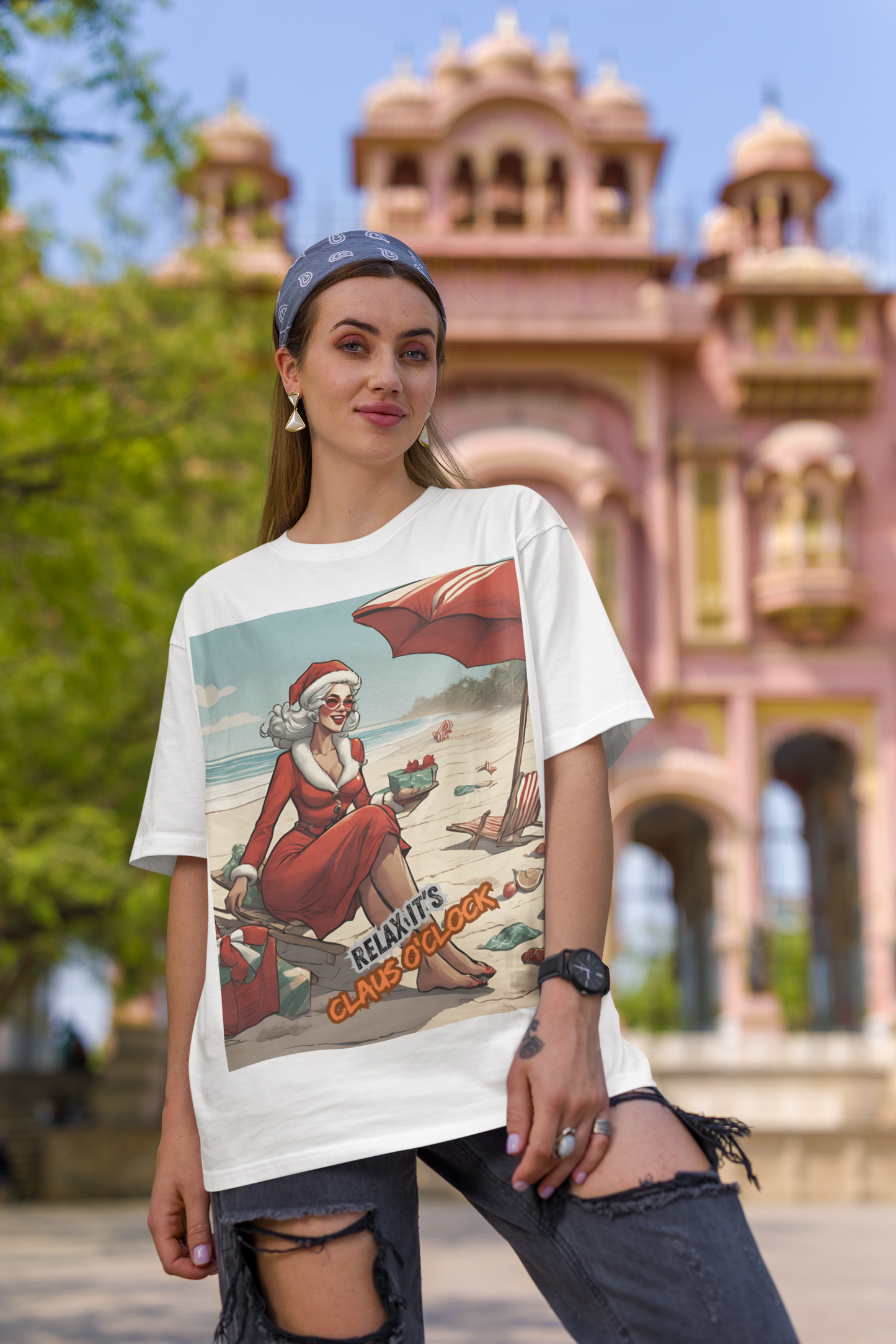 Oversized T- Shirt Women - Relax, It's Claus O'Clock