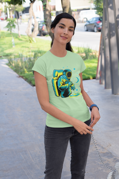 Printed T-Shirt - Regular Women - Chilling on Another Planet Tee Fusion