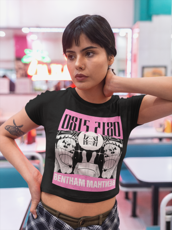 latina-woman-wearing-a-crop-top-tee-mockup-at-a-restaurant-a19416_4